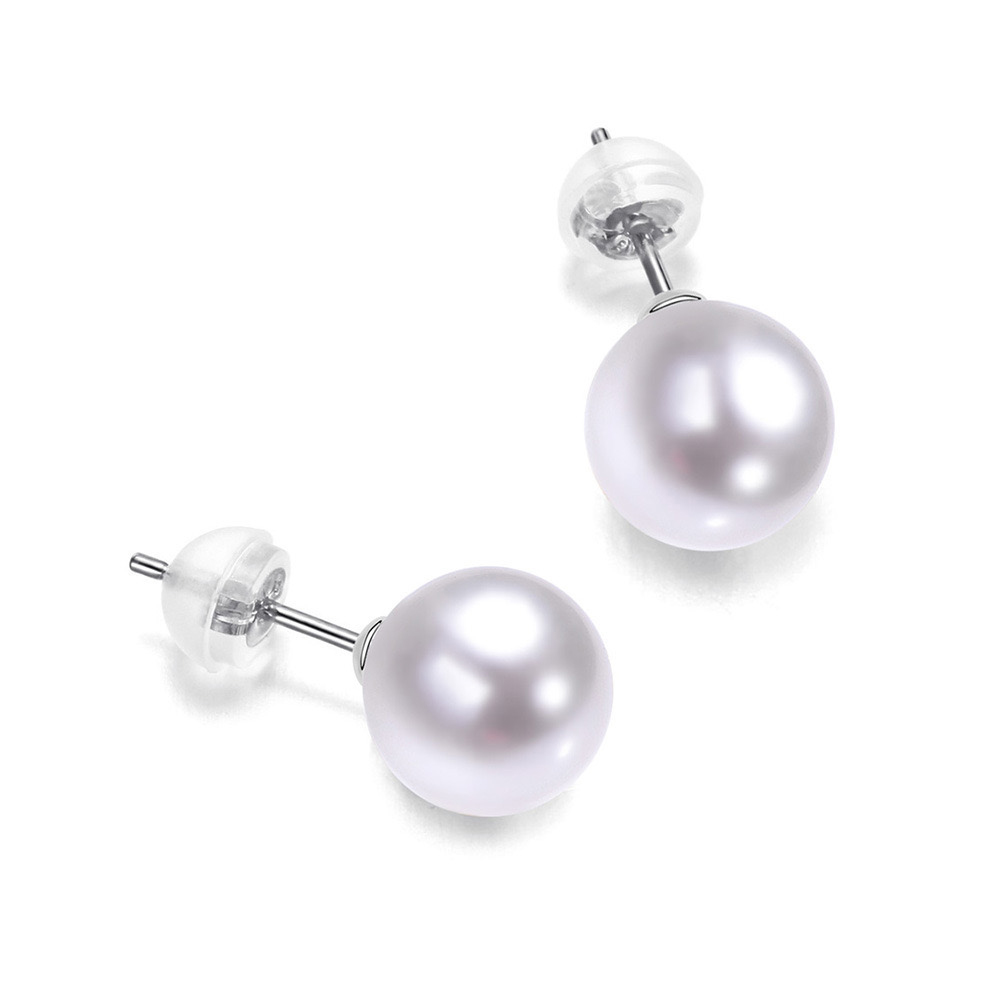 Classic 18K gold pearl stud earrings with lustrous white pearl detail