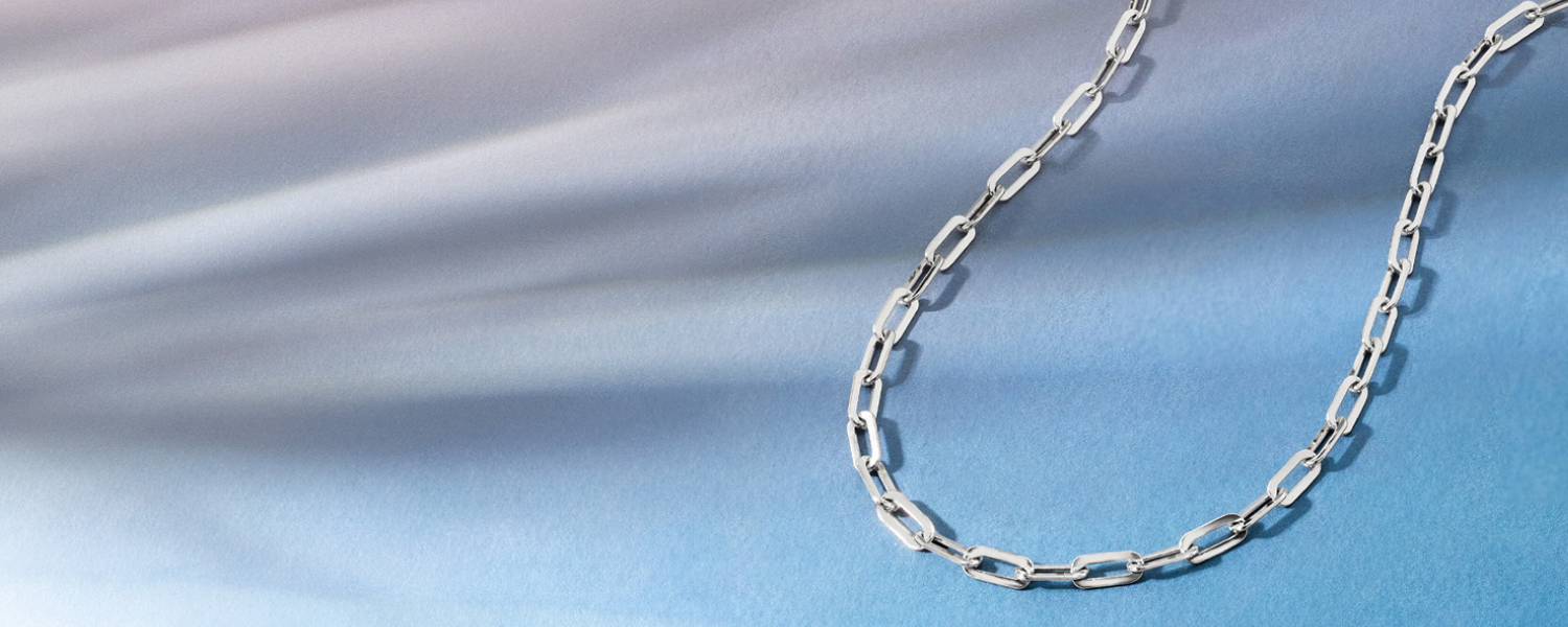 18kt yellow gold graduated Cuban-link necklace with polished finish