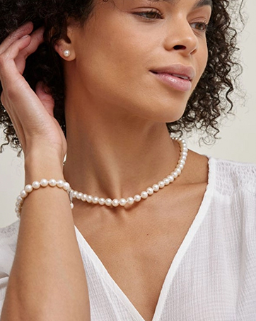Japanese Akoya pearl pendant necklace with 14K gold chain, classic white cultured pearl on delicate gold setting